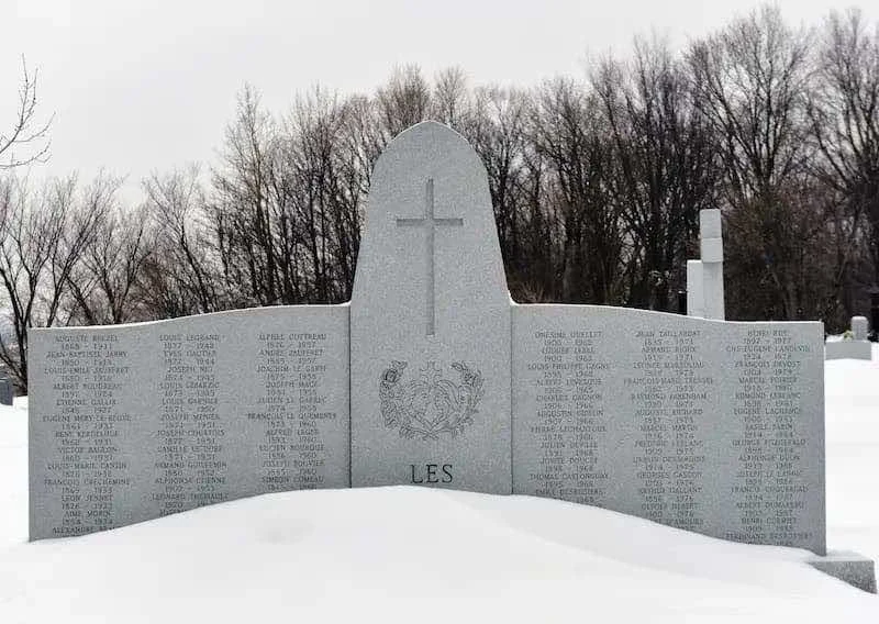 Monument des Eudistes au cimetière de Belmont, dos